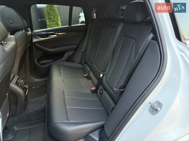 Белый БМВ Х4, объемом двигателя 2 л и пробегом 50 тыс. км за 39900 $, фото 42 на Automoto.ua