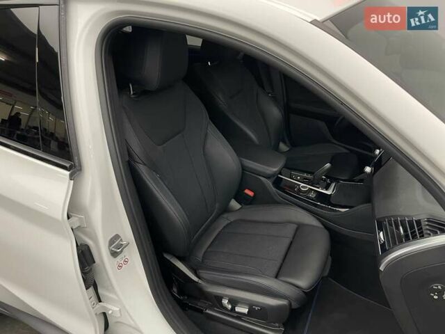 Білий БМВ Х4, об'ємом двигуна 2 л та пробігом 112 тис. км за 38579 $, фото 9 на Automoto.ua