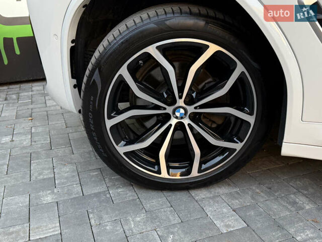 Белый БМВ Х4, объемом двигателя 2 л и пробегом 50 тыс. км за 39900 $, фото 50 на Automoto.ua