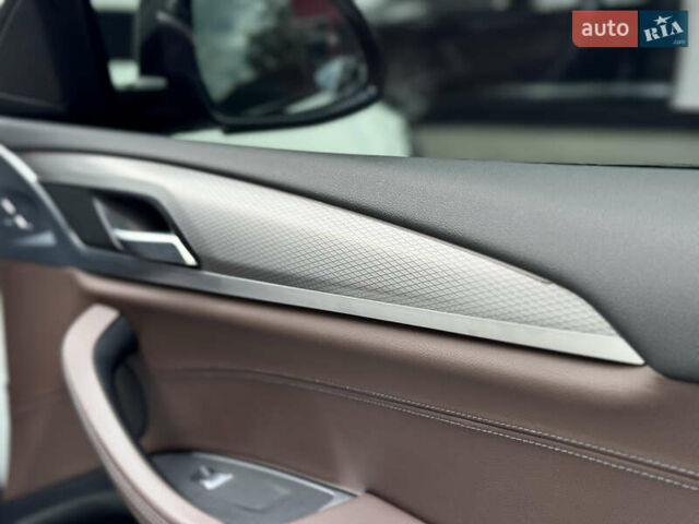 Білий БМВ Х4, об'ємом двигуна 2 л та пробігом 96 тис. км за 39000 $, фото 31 на Automoto.ua