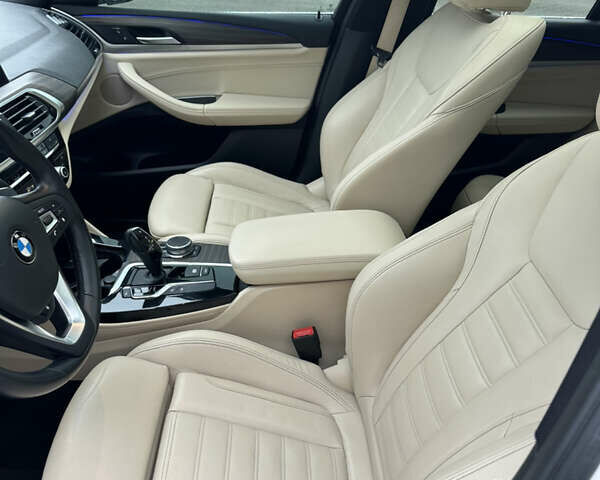 Белый БМВ Х4, объемом двигателя 2 л и пробегом 113 тыс. км за 39300 $, фото 30 на Automoto.ua