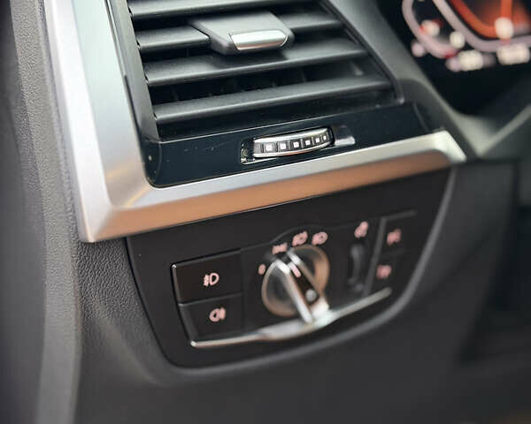 Белый БМВ Х4, объемом двигателя 2 л и пробегом 99 тыс. км за 40500 $, фото 88 на Automoto.ua