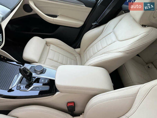 Белый БМВ Х4, объемом двигателя 2 л и пробегом 28 тыс. км за 47500 $, фото 32 на Automoto.ua