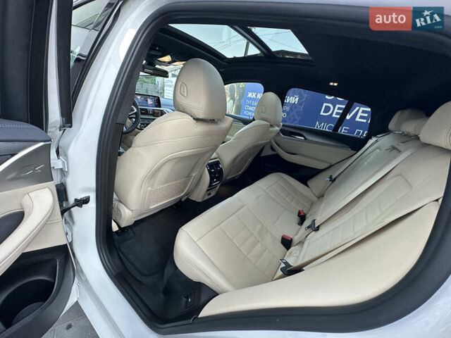 Белый БМВ Х4, объемом двигателя 2 л и пробегом 28 тыс. км за 47500 $, фото 26 на Automoto.ua