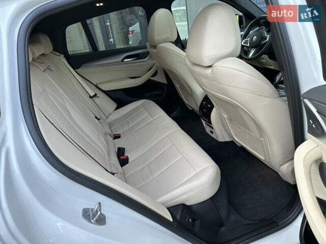 Белый БМВ Х4, объемом двигателя 2 л и пробегом 28 тыс. км за 47500 $, фото 21 на Automoto.ua