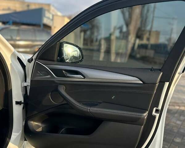Белый БМВ Х4, объемом двигателя 2 л и пробегом 38 тыс. км за 42999 $, фото 16 на Automoto.ua