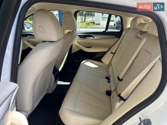 Белый БМВ Х4, объемом двигателя 2 л и пробегом 31 тыс. км за 45900 $, фото 15 на Automoto.ua