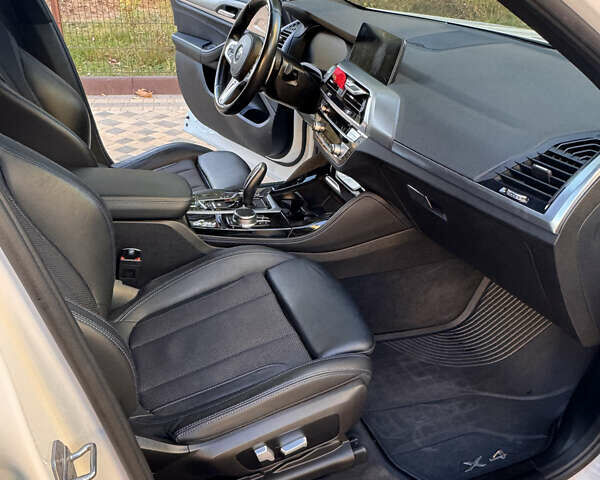 Белый БМВ Х4, объемом двигателя 2 л и пробегом 81 тыс. км за 49900 $, фото 6 на Automoto.ua