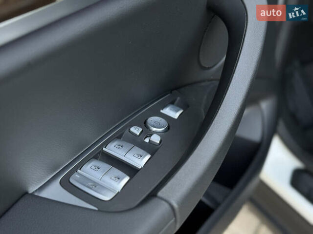 Білий БМВ Х4, об'ємом двигуна 2 л та пробігом 33 тис. км за 43000 $, фото 17 на Automoto.ua