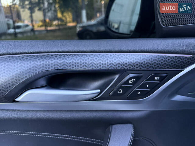 Білий БМВ Х4, об'ємом двигуна 2 л та пробігом 12 тис. км за 53500 $, фото 47 на Automoto.ua