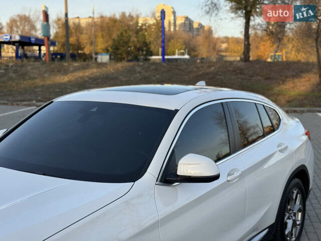 Білий БМВ Х4, об'ємом двигуна 2 л та пробігом 33 тис. км за 43000 $, фото 4 на Automoto.ua