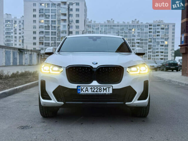 Белый БМВ Х4, объемом двигателя 2 л и пробегом 8 тыс. км за 64777 $, фото 1 на Automoto.ua