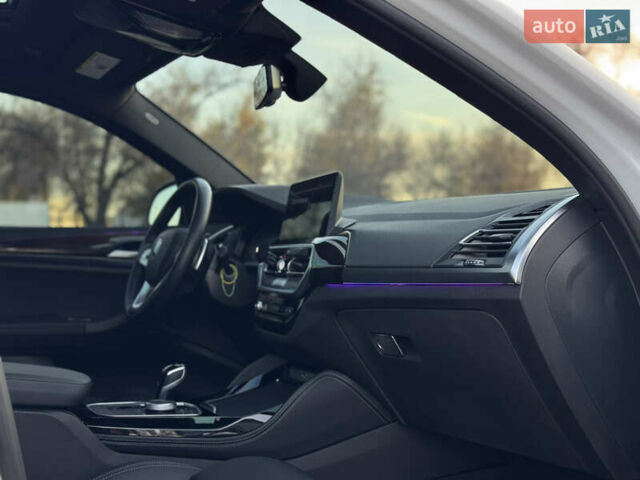 Білий БМВ Х4, об'ємом двигуна 2 л та пробігом 33 тис. км за 43000 $, фото 22 на Automoto.ua