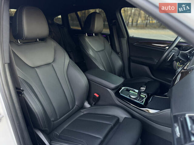 Білий БМВ Х4, об'ємом двигуна 2 л та пробігом 33 тис. км за 43000 $, фото 20 на Automoto.ua