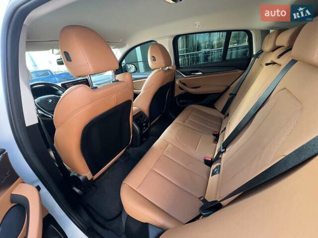 Белый БМВ Х4, объемом двигателя 2 л и пробегом 94 тыс. км за 46736 $, фото 14 на Automoto.ua