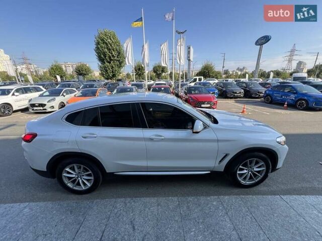 Белый БМВ Х4, объемом двигателя 2 л и пробегом 94 тыс. км за 46736 $, фото 6 на Automoto.ua