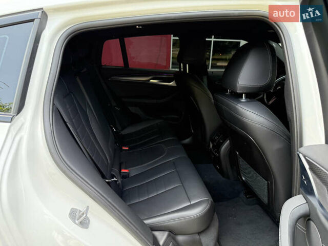 Белый БМВ Х4, объемом двигателя 2 л и пробегом 12 тыс. км за 55999 $, фото 21 на Automoto.ua