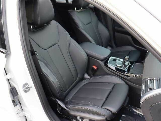 БМВ Х4 2023 в Тернополе на Automoto.ua Белый БМВ Х4, объемом двигателя 2 л и пробегом 23 тыс. км за 20900 $, фото 9 на Automoto.ua