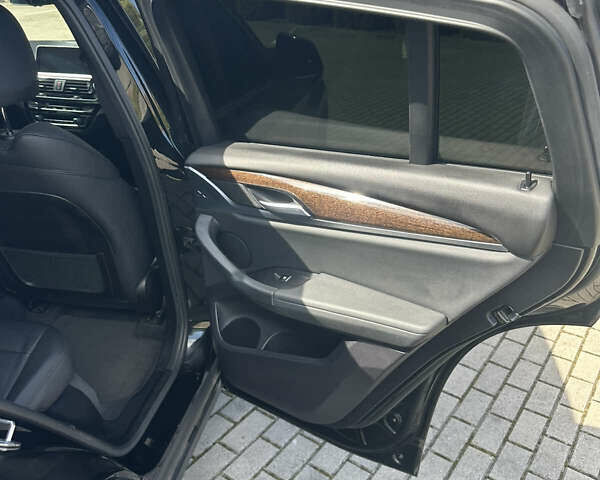 Чорний БМВ Х4, об'ємом двигуна 2 л та пробігом 95 тис. км за 37300 $, фото 22 на Automoto.ua