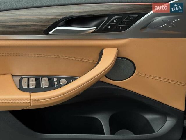 Черный БМВ Х4, объемом двигателя 3 л и пробегом 27 тыс. км за 42500 $, фото 48 на Automoto.ua