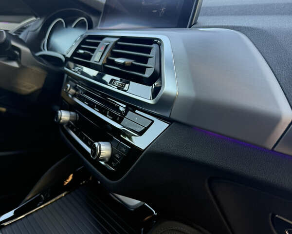 Черный БМВ Х4, объемом двигателя 2 л и пробегом 259 тыс. км за 34900 $, фото 16 на Automoto.ua