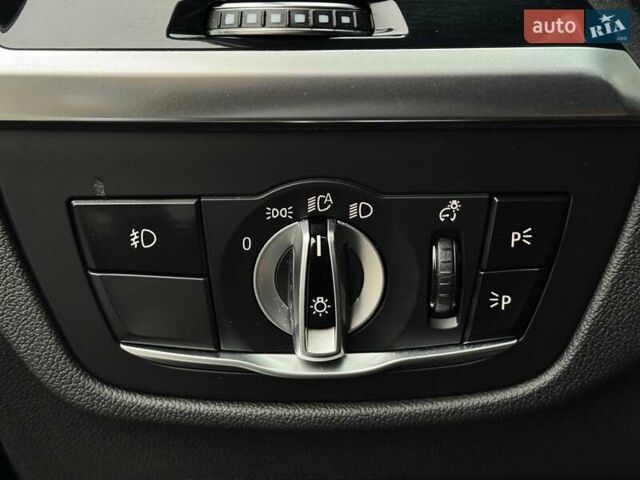 Черный БМВ Х4, объемом двигателя 3 л и пробегом 27 тыс. км за 42500 $, фото 40 на Automoto.ua