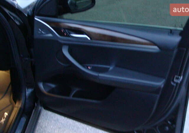 Чорний БМВ Х4, об'ємом двигуна 2 л та пробігом 96 тис. км за 40000 $, фото 22 на Automoto.ua