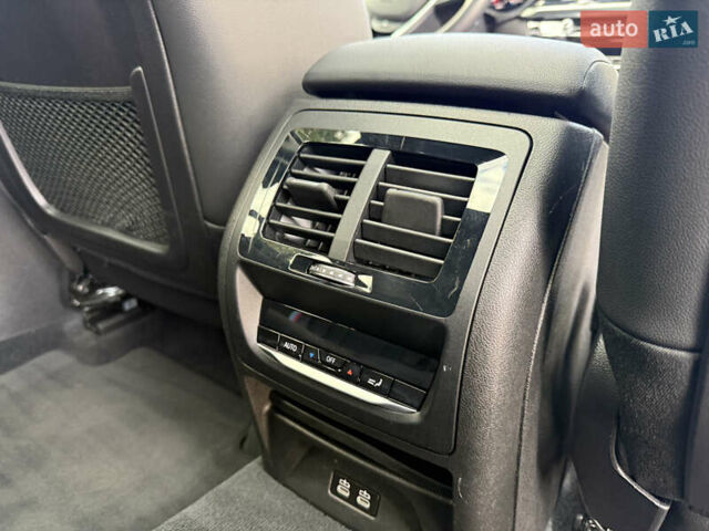 Чорний БМВ Х4, об'ємом двигуна 2 л та пробігом 44 тис. км за 39000 $, фото 23 на Automoto.ua