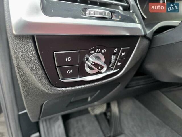 Черный БМВ Х4, объемом двигателя 2 л и пробегом 89 тыс. км за 42900 $, фото 31 на Automoto.ua