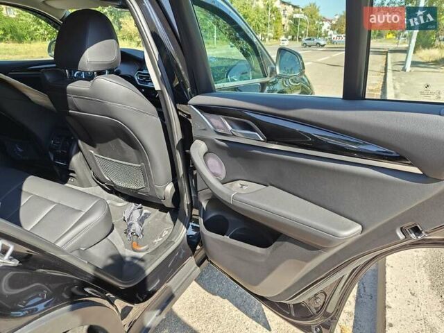 Черный БМВ Х4, объемом двигателя 2 л и пробегом 5 тыс. км за 62900 $, фото 22 на Automoto.ua