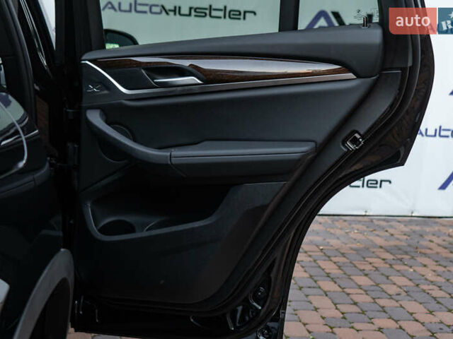 Черный БМВ Х4, объемом двигателя 2 л и пробегом 12 тыс. км за 53000 $, фото 28 на Automoto.ua