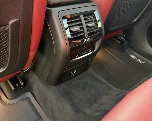 Чорний БМВ Х4, об'ємом двигуна 2 л та пробігом 19 тис. км за 50650 $, фото 12 на Automoto.ua