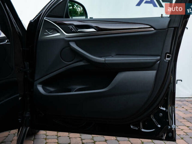 Черный БМВ Х4, объемом двигателя 2 л и пробегом 12 тыс. км за 53000 $, фото 34 на Automoto.ua