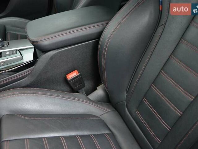 Красный БМВ Х4, объемом двигателя 2 л и пробегом 103 тыс. км за 38500 $, фото 7 на Automoto.ua