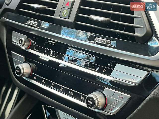 Красный БМВ Х4, объемом двигателя 3 л и пробегом 84 тыс. км за 43940 $, фото 18 на Automoto.ua