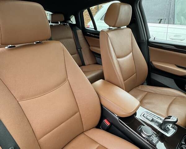 Серый БМВ Х4, объемом двигателя 2 л и пробегом 110 тыс. км за 30000 $, фото 3 на Automoto.ua