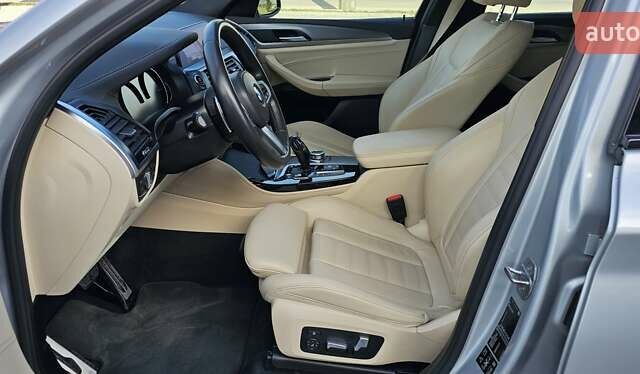 БМВ Х4 2019 в Тернополе на Automoto.ua Серый БМВ Х4, объемом двигателя 3 л и пробегом 155 тыс. км за 47700 $, фото 57 на Automoto.ua