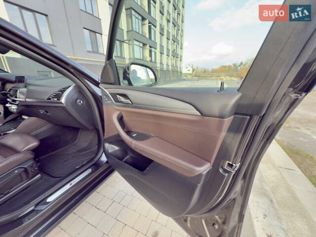 Серый БМВ Х4, объемом двигателя 3 л и пробегом 151 тыс. км за 53400 $, фото 40 на Automoto.ua