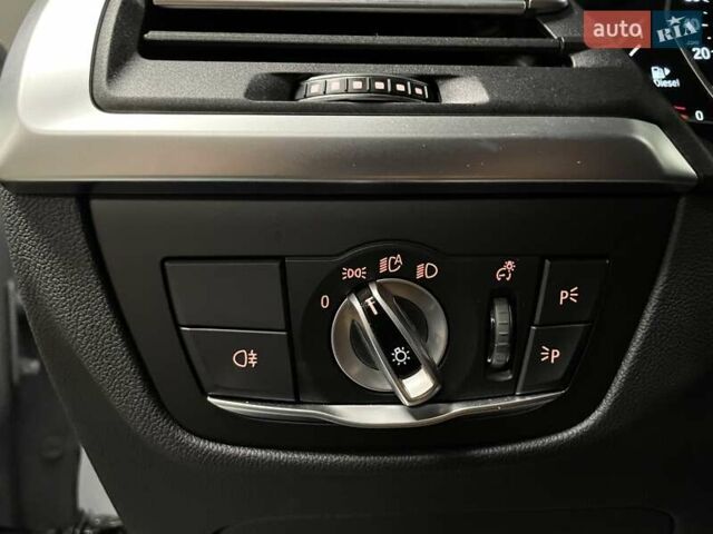 Серый БМВ Х4, объемом двигателя 2 л и пробегом 2 тыс. км за 65700 $, фото 45 на Automoto.ua