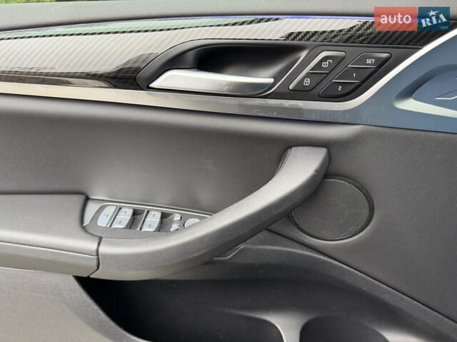 Серый БМВ Х4, объемом двигателя 2 л и пробегом 56 тыс. км за 48000 $, фото 25 на Automoto.ua