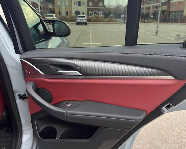 Сірий БМВ Х4, об'ємом двигуна 3 л та пробігом 63 тис. км за 69000 $, фото 21 на Automoto.ua