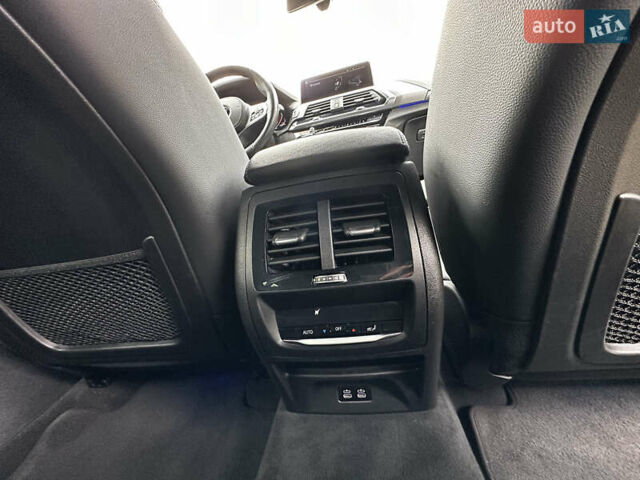 Синий БМВ Х4, объемом двигателя 2 л и пробегом 120 тыс. км за 46000 $, фото 25 на Automoto.ua