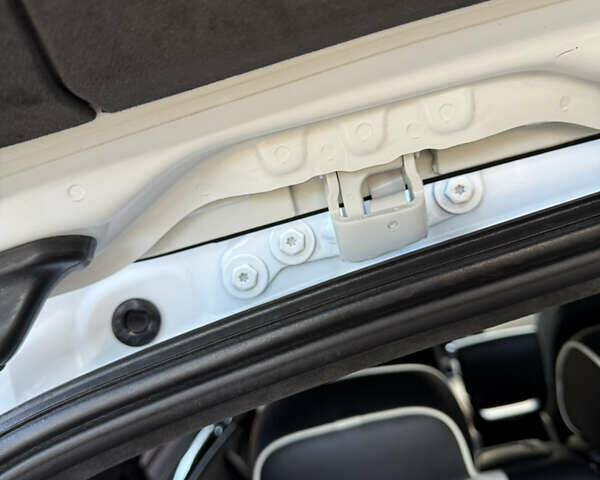 Белый БМВ Х5 М, объемом двигателя 4.39 л и пробегом 161 тыс. км за 19500 $, фото 113 на Automoto.ua