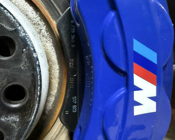 Белый БМВ Х5 М, объемом двигателя 4.39 л и пробегом 161 тыс. км за 19500 $, фото 108 на Automoto.ua