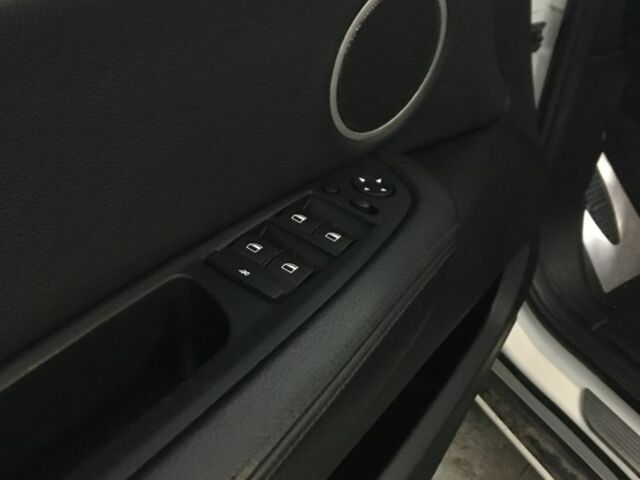 БМВ Х5 М 2010 в Черновцах на Automoto.ua Белый БМВ Х5 М, объемом двигателя 4.4 л и пробегом 180 тыс. км за 18700 $, фото 4 на Automoto.ua