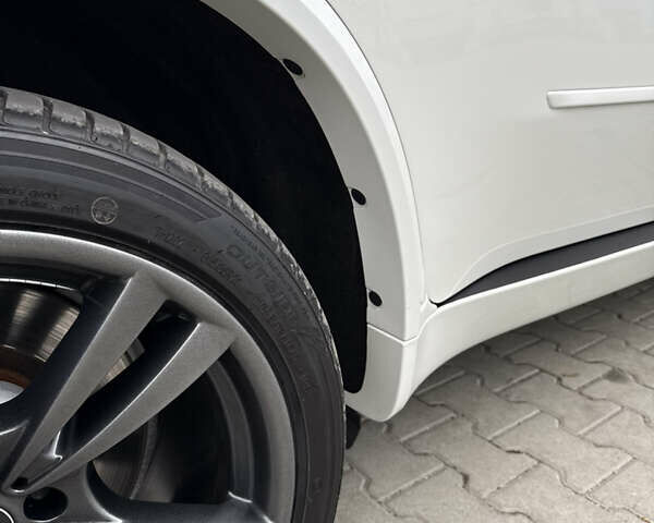 Белый БМВ Х5 М, объемом двигателя 4.39 л и пробегом 161 тыс. км за 19500 $, фото 34 на Automoto.ua