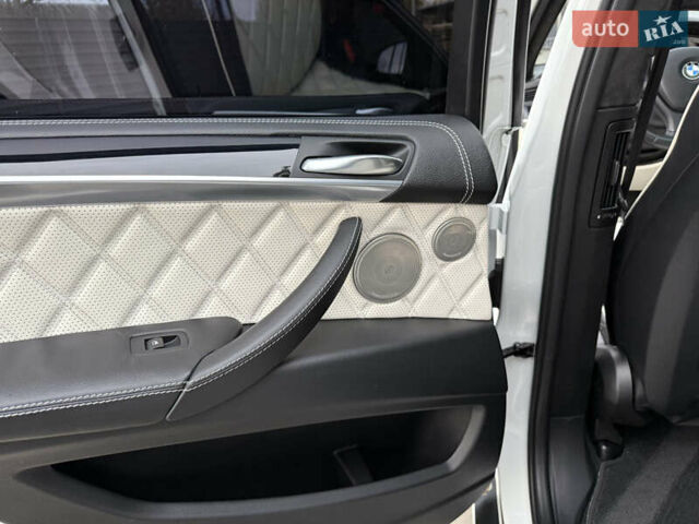 Белый БМВ Х5 М, объемом двигателя 4.39 л и пробегом 161 тыс. км за 19500 $, фото 72 на Automoto.ua