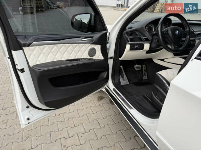 Белый БМВ Х5 М, объемом двигателя 4.39 л и пробегом 161 тыс. км за 19500 $, фото 50 на Automoto.ua