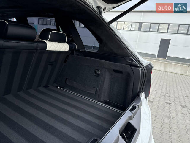 Белый БМВ Х5 М, объемом двигателя 4.39 л и пробегом 161 тыс. км за 19500 $, фото 39 на Automoto.ua