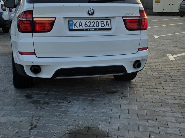 Белый БМВ Х5 М, объемом двигателя 3 л и пробегом 176 тыс. км за 15500 $, фото 6 на Automoto.ua